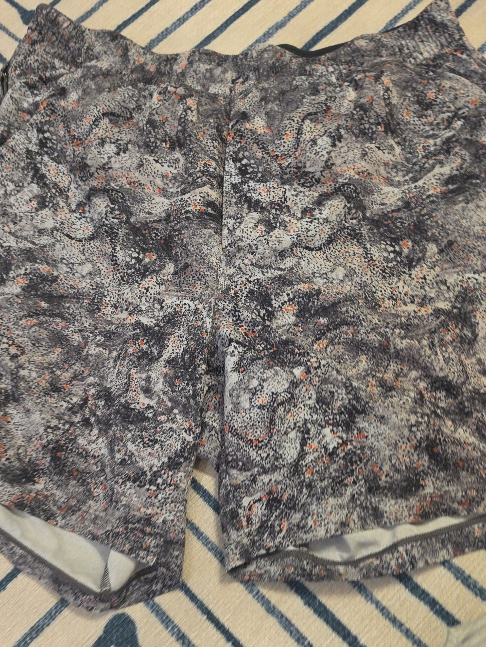 Men's Lululemon Elastic-Waist Printed Shorts - Gray w/ Orange Accents Zip Pocket